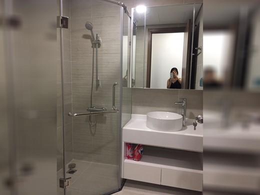 vinhomes central park apartment for rent in binh thanh district hcmc BT105P392 (1)